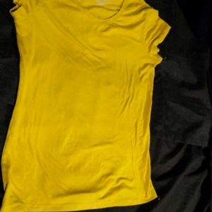 Yellow basic t-shirt